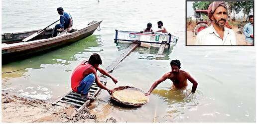 Farmer Slips Into Satluj River Along With His Tractor Trolley Full With Reaped Crop ਕਿਸਾਨ ਦਾ ਜੁਗਾੜ, ਕਿਸਮਤ ਦੀ ਮਾਰ, ਸਭ ਕੁਝ ਬਰਬਾਦ! 