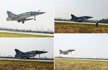 ਭਾਰਤੀ ਫ਼ੌਜ ਦਾ ਕਮਾਲ: ਸੜਕਾਂ \'ਤੇ ਉਤਾਰੇ ਲੜਾਕੂ ਜਹਾਜ਼