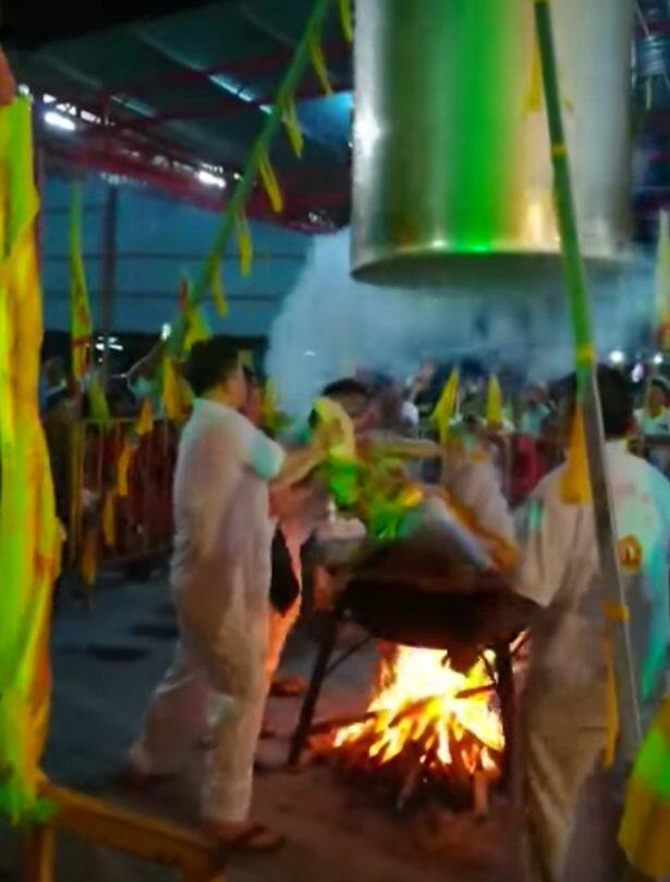 ਇਸ ਘਟਨਾ ਬਾਰੇ ਸਥਾਨਕ ਮੀਡੀਆ ਨੂੰ ਲਿਮ ਦੇ ਸਭ ਤੋਂ ਛੋਟੇ ਬੇਟੇ ਕਾਂਗ ਹੁਆਈ (32) ਨੇ ਦੱਸਿਆ ਕਿ ਉਨ੍ਹਾਂ ਦੇ ਪਿਤਾ 10 ਸਾਲਾਂ ਤੋਂ ਵੱਧ ਸਮੇਂ ਤੋਂ ਏਦਾਂ ਕਰ ਰਹੇ ਸਨ। ਉਸ ਦੌਰਾਨ ਉਨ੍ਹਾਂ ਤੋਂ ਇਲਾਵਾ ਚਾਵਲ, ਮੱਕਾ ਅਤੇ ਸਬਜ਼ੀਆਂ ਵੀ ਵਿੱਚ ਰੱਖੀਆਂ ਸਨ।