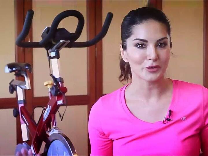 ਜਿਸਮ-2 ਤੇ ਰਾਗਿਨੀ ਐਮ.ਐਮ.ਐਸ ਦੀ ਅਦਾਕਾਰਾ ਦਾ ਕਹਿਣਾ ਹੈ ਕਿ ਟੈਲੀਵਿਜ਼ਨ 'ਤੇ ਨਵੀਂ ਫਿੱਟਨੈੱਸ ਗੁਰੂ ਦੀ ਭੂਮਿਕਾ ਨਿਭਾਉਣ ਪ੍ਰਤੀ ਉਹ ਬਹੁਤ ਉਤਸ਼ਾਹਿਤ ਹੈ।