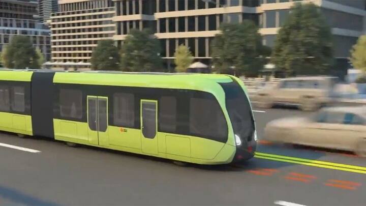 ਟਰੇਨ 'ਚ ਸੈਂਸਰ ਟੈਕਨੋਲਾਜੀ ਵਰਤੀ ਗਈ ਹੈ, ਜਿਸ ਨਾਲ ਸੜਕ 'ਤੇ ਚਲਦੇ ਹੋਏ ਟਰੇਨ ਖੁਦ ਹੀ ਅਪਣੇ ਰਸਤੇ ਦਾ ਪਤਾ ਲਗਾ ਕੇ ਅੱਗੇ ਵੱਧ ਸਕਦੀ ਹੈ।