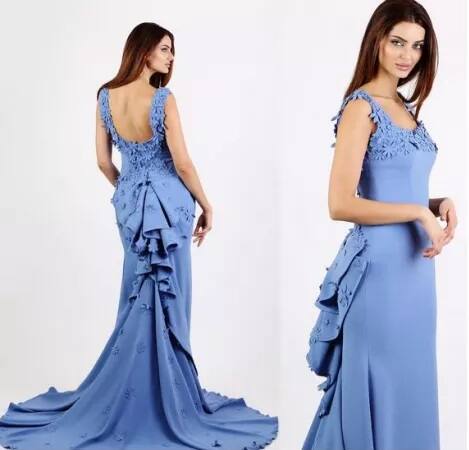 ਇੰਸਟਾਗ੍ਰਾਮ 'ਤੇ ਉਸ ਦੇ 2.3 ਮਿਲੀਅਨ ਫਾਲੋਅਰਜ਼ ਹਨ। ਮਹਿਲਾਘਾ ਜ਼ਬੇਰੀ ਨੇ ਆਪਣੇ ਕਈ ਫ਼ੋਟੋਸ਼ੂਟ ਦੀਆਂ ਤਸਵੀਰਾਂ ਇੰਸਟਾਗ੍ਰਾਮ 'ਤੇ ਪਾਈਆਂ ਹੋਈਆਂ ਹਨ, ਜਿਨ੍ਹਾਂ ਵਿੱਚ ਉਹ ਬਿਲਕੁਲ ਐਸ਼ਵਰਿਆ ਰਾਏ ਬੱਚਨ ਵਰਗੀ ਦਿੱਸ ਰਹੀ ਹੈ। 