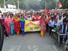 ਆਂਗਣਵਾੜੀ ਵਰਕਰਾਂ ਵੱਲੋਂ ਸੜਕਾਂ ਜਾਮ, ਵੇਖੋ ਤਸਵੀਰਾਂ