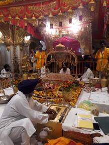 ਗੁਰੂ ਨਾਨਕ ਦੇਵ ਜੀ ਦੇ 548ਵੇਂ ਅਵਤਾਰ ਦਿਹਾੜੇ \'ਤੇ ਸੰਗਤਾਂ ਦਾ ਉਤਸ਼ਾਹ, ਵੇਖੋ ਤਸਵੀਰਾਂ