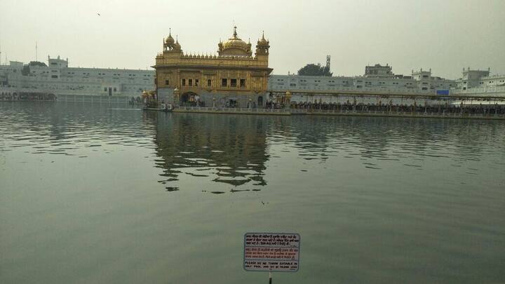 ਵੇਖੋ ਦਰਬਾਰ ਸਾਹਿਬ, ਅੰਮ੍ਰਿਤਸਰ ਤੋਂ ਗੁਰਪੁਰਬ ਮੌਕੇ ਕੁਝ ਖਾਸ ਝਲਕੀਆਂ।