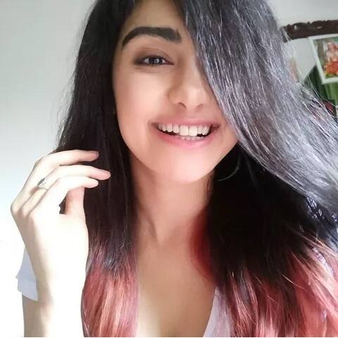 ਸ਼ੁਰੂਆਤੀ ਦੌਰ ਵਿੱਚ ਆਪਣੀਆਂ ਤਕਰੀਬਨ ਅੱਧਾ ਦਰਜਨ ਫ਼ਿਲਮਾਂ ਵਿੱਚ ਉਸ ਨੇ ਅਦਾਕਾਰੀ ਦੇ ਦਮ 'ਤੇ ਹੀ ਆਪਣੇ ਆਲੋਚਕਾਂ ਤੋਂ ਵੀ ਸ਼ਲਾਘਾ ਕਰਵਾਈ ਹੋਈ ਹੈ। 