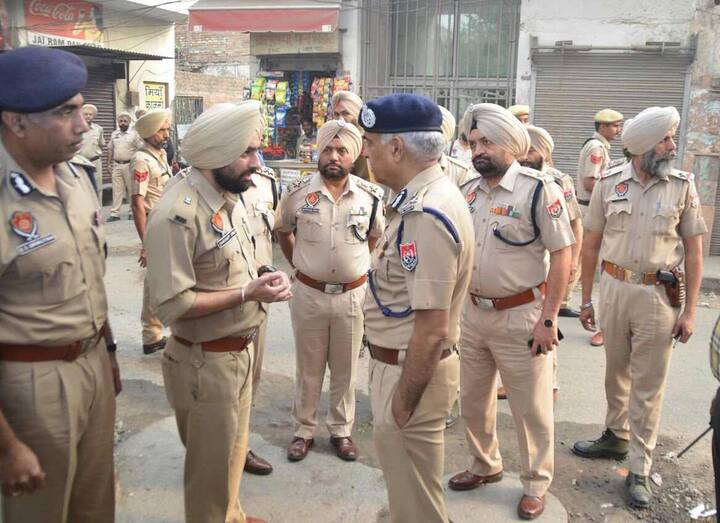 ਉਨ੍ਹਾਂ ਇਸ ਮਾਮਲੇ ਵਿੱਚ ਚੱਲ ਰਹੀ ਜਾਂਚ ਬਾਰੇ ਦੱਸਿਆ ਕਿ ਪੁਲਿਸ ਵਲੋਂ ਵਿਪਨ ਦੇ ਕਾਤਲਾਂ ਦੀ ਪਛਾਣ ਕਰ ਲਈ ਗਈ ਹੈ ਅਤੇ ਜਲਦ ਹੀ ਮੁਲਜ਼ਮਾਂ ਨੂੰ ਕਾਬੂ ਕਰਕੇ ਇਸ ਪੂਰੇ ਮਾਮਲੇ ਦਾ ਖੁਲਾਸਾ ਕਰ ਦਿੱਤਾ ਜਾਵੇਗਾ।