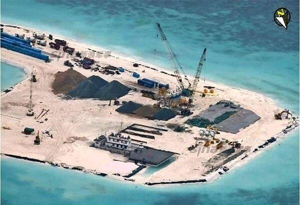 ਪੇਈਚਿੰਗ- ਚੀਨ ਨੇ ਏਸੀਆ ਦਾ ਸਭ ਤੋਂ ਵੱਡਾ ਅਤੇ ਤਾਕਤਵਰ ਬੇੜਾ ਬਣਾਇਆ ਹੈ, ਜਿਸ ਨਾਲ ਬਨਾਉਟੀ ਟਾਪੂ ਬਣਾਏ ਜਾ ਸਕਦੇ ਹਨ, ਜਿਵੇਂ ਦੱਖਣੀ ਚੀਨ ਸਾਗਰ ਵਿੱਚ ਚੀਨ ਨੇ 2015 ਵਿੱਚ ਬਣਾਇਆ ਸੀ। ਇਸ ਬੇੜੇ ਨੂੰ ਸ਼ੁੱਕਰਵਾਰ ਨੂੰ ਪੂਰਬੀ ਜਿਆਂਗਸੂ ਦੀ ਬੰਦਰਗਾਹ ਉੱਤੇ ਲਾਂਚ ਕੀਤਾ ਗਿਆ।