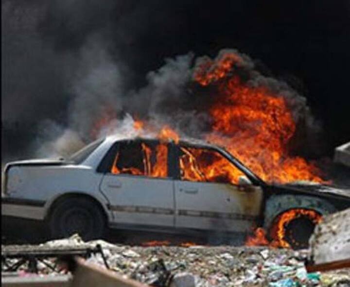 ਬੇਰੂਤ : ਦੋ ਦਿਨ ਪਹਿਲੇ ਅੱਤਵਾਦੀ ਜਥੇਬੰਦੀ ਆਈਐੱਸ ਦੇ ਕਬਜ਼ੇ ਤੋਂ ਮੁਕਤ ਕਰਵਾਏ ਗਏ ਸੀਰੀਆ ਦੇ ਦੀਅਰ ਅਲ-ਜ਼ੋਰ ਸ਼ਹਿਰ ਨੇੜੇ ਐਤਵਾਰ ਨੂੰ ਕਾਰ ਬੰਬ ਨਾਲ ਨਾਗਰਿਕਾਂ 'ਤੇ ਭਿਆਨਕ ਹਮਲਾ ਕੀਤਾ ਗਿਆ। ਆਤਮਘਾਤੀ ਹਮਲੇ ਵਿਚ 75 ਲੋਕ ਮਾਰੇ ਗਏ ਅਤੇ 140 ਲੋਕ ਜ਼ਖ਼ਮੀ ਹੋ ਗਏ। 