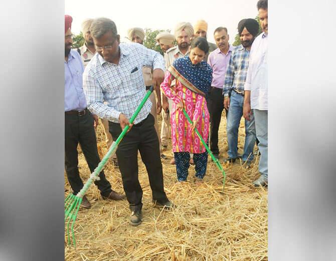 ਉਨ੍ਹਾਂ ਨੇ ਸਮਾਜ ਸੇਵੀ ਸੰਸਥਾਵਾਂ, ਐਨਜੀਓ ਤੇ ਐਨਐਸਐਸ ਵਲੰਟੀਅਰ ਨਾਲ ਮਿਲ ਕੇ ਮੁਹਿੰਮ ਛੇੜੀ ਹੈ। ਇਸ ਦੀ ਸੋਸ਼ਲ ਮੀਡੀਆ ਉੱਤੇ ਬਹੁਤ ਤਾਰੀਫ਼ ਹੋ ਰਹੀ ਹੈ। 