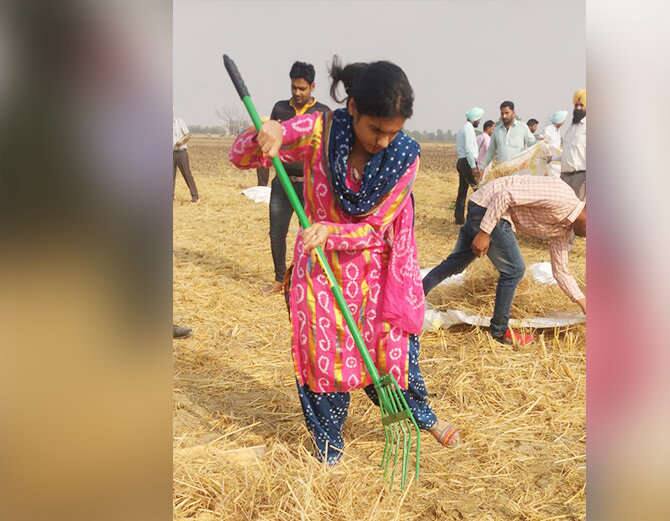 ਕਿਸਾਨਾਂ ਨੂੰ ਝੋਨੇ ਦੀ ਪਰਾਲੀ ਨੂੰ ਅੱਗ ਨਾ ਲਾਉਣ ਦੀ ਅਪੀਲ ਕਰ ਰਹੀ ਹੈ।