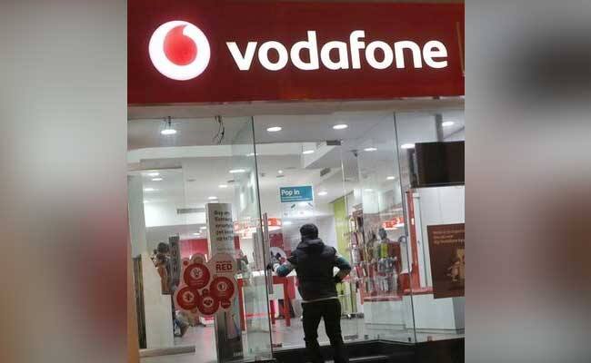 Vodafone New RED Postpaid Plans Start From Rs 499. Details Here ਏਅਰਟੈੱਲ ਤੋਂ ਬਾਅਦ ਵੋਡਾਫੋਨ ਦਾ ਆਪਣੇ ਗਾਹਕਾਂ ਲਈ ਵੱਡਾ ਧਮਾਕਾ