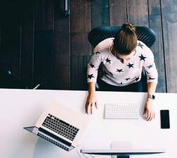 ਐਪਲ 'ਚ ਵੀ ਔਰਤਾਂ ਨਾਲ ਧੱਕਾ!