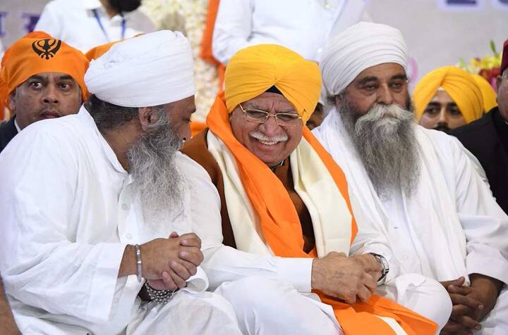 ਗੁਰੂ ਦੀ ਹਜ਼ੂਰੀ ਵਿੱਚ ਬੈਠੇ ਵੱਖ-ਵੱਖ ਆਗੂ।