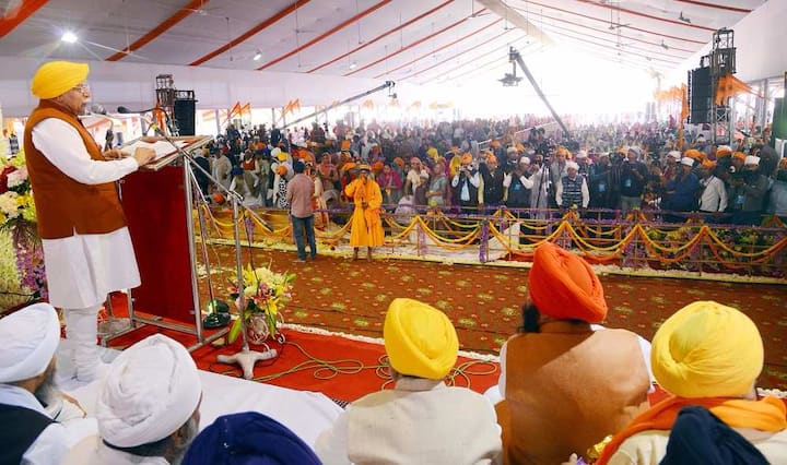 ਮਨੋਹਰ ਲਾਲ ਖੱਟਰ ਨੇ ਇਸ ਰਾਜ ਪੱਧਰੀ ਸਮਾਗਮ ਵਿੱਚ ਗੁਰੂ ਗੋਬਿੰਦ ਸਿੰਘ ਨੂੰ ਸ਼ਰਧਾਂਜਲੀ ਵੀ ਭੇਟ ਕੀਤੀ। 