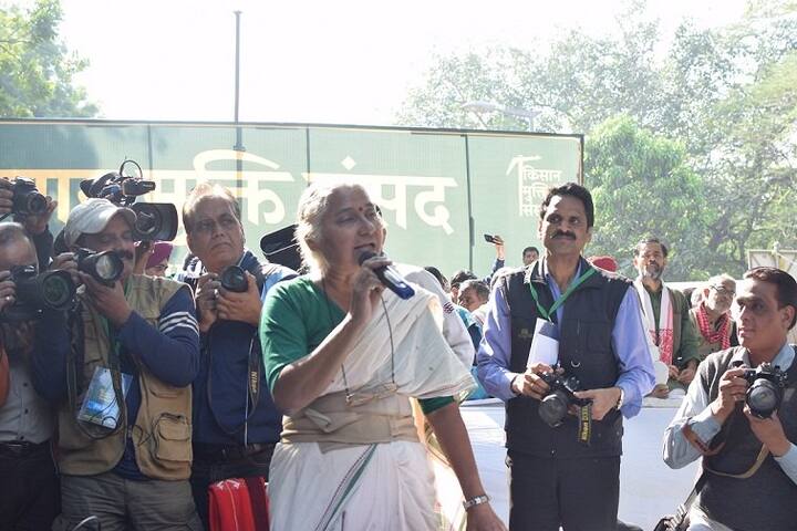 ਆਪਣੀ ਕਿਸਮ ਦੇ ਇਸ ਪ੍ਰਦਰਸ਼ਨ ਦੇ ਦੌਰਾਨ ਕਿਸਾਨ ਸੰਘਰਸ਼ ਕੋਆਰਡੀਨੇਸ਼ਨ ਕਮੇਟੀ ਦੇ ਆਗੂਆਂ ਨੇ ਕਿਹਾ ਕਿ ਉਨ੍ਹਾਂ ਵੱਲੋਂ ਪਾਸ ਕੀਤੇ ਇਹ ‘ਬਿੱਲ’ ਸਵਾਭਿਮਾਨੀ ਪਕਸ਼ਾ ਦੇ ਲੋਕ ਸਭਾ ਮੈਂਬਰ ਰਾਜੂ ਸ਼ੈਟੀ ਅਤੇ ਸੀ ਪੀ ਆਈ(ਐਮ) ਦੇ ਰਾਜ ਸਭਾ ਮੈਂਬਰ ਕੇ ਕੇ ਰਾਗੇਸ਼ ਵੱਲੋਂ ਪਾਰਲੀਮੈਂਟ ਵਿੱਚ ਪ੍ਰਾਈਵੇਟ ਮੈਂਬਰ ਦੇ ਬਿੱਲ ਵਜੋਂ ਪੇਸ਼ ਕੀਤੇ ਜਾਣਗੇ। 