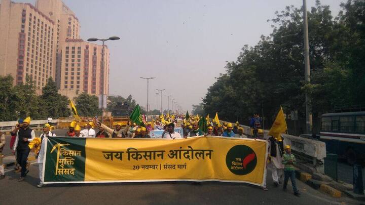 ਦੂਜੇ ਪਾਸੇ ਬੈਂਕ ਅਧਿਕਾਰੀਆਂ ਨੇ ਰਾਜ ਸਰਕਾਰ ਨੂੰ ਕਿਹਾ ਕਿ ਕਰਜ਼ਾ ਰਾਹਤ ਸਕੀਮ ਬਾਰੇ ਭਾਰਤੀ ਰਿਜ਼ਰਵ ਬੈਂਕ ਦੇ ਨਿਰਦੇਸ਼ਾਂ ਅਤੇ ਸਰਕਾਰ ਦੇ ਨੋਟੀਫਿਕੇਸ਼ਨ ਵਿੱਚ ਫਰਕ ਹੈ, ਇਸ ਬਾਰੇ ਸਪੱਸ਼ਟ ਕੀਤਾ ਜਾਵੇ। 