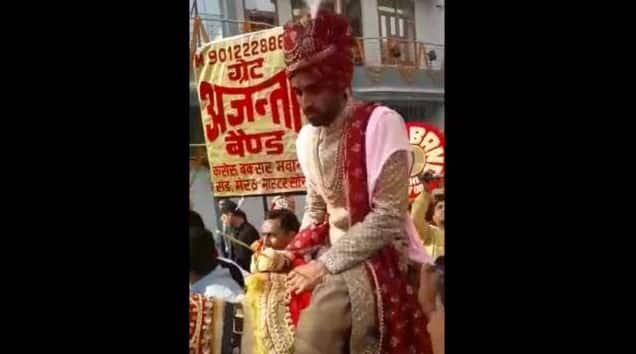 ਭੁਵੀ ਅਤੇ ਨੁਪੂਰ ਨਾਗਰ ਅੱਜ ਸੱਤ ਫੇਰੇ ਲੈਣਗੇ। ਮੇਰਠ 'ਚ ਦੋਵਾਂ ਦੇ ਵਿਆਹ ਦੀਆਂ ਖਾਸ ਤਿਆਰੀਆਂ ਕੀਤੀਆਂ ਗਈਆਂ ਹਨ। ਭੁਵੀ ਦੇ ਘੋੜੀ 'ਚੜ੍ਹਨ ਦੀ ਰਸਮ ਹੋ ਚੁੱਕੀ ਹੈ। 