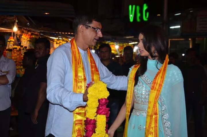 ਮਾਨੁਸ਼ੀ ਆਪਣੇ ਮਾਤਾ ਪਿਤਾ ਤੇ ਭਰਾ ਦੇ ਨਾਲ ਸਿੱਧੀਵਿਨਾਇਕ ਮੰਦਰ ਪਹੁੰਚੀ ਸੀ ਤੇ ਭਗਵਾਨ ਦਾ ਅਸ਼ੀਰਵਾਦ ਲਿਆ। (Photo: Manav Mangalani)
