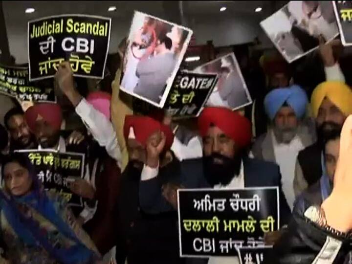 ਇਸ ਦੇ ਨਾਲ ਹੀ ਮੰਤਰੀ ਨਵਜੋਤ ਸਿੰਘ ਸਿੱਧੂ, ਵਿਧਾਇਕ ਕੁਲਜੀਤ ਸਿੰਘ ਨਾਗਰਾ ਤੇ ਰਾਜਾ ਵੜਿੰਗ ਨੇ ਵਿਰੋਧੀਆਂ ‘ਤੇ ਇਲਜ਼ਾਮ ਲਾਏ ਕਿ ਇਹ ਉਹ ਤਾਂ ਕਿਸੇ ਮਸਲੇ ‘ਤੇ ਗੱਲ ਕਰਨਾ ਹੀ ਨਹੀਂ ਚਾਹੁੰਦੇ ਸਿਰਫ਼ ਹੰਗਾਮਾ ਕਰਨਾ ਚਾਹੁੰਦੇ ਹਨ। 