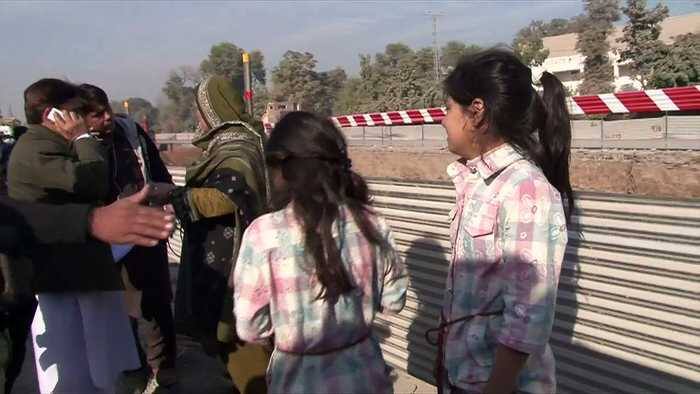 ਇੰਟਰ-ਸਰਵਿਸਜ਼ ਪਬਲਿਕ ਰਿਲੇਸ਼ਨ (ਆਈ.ਐਸ.ਪੀ.ਆਰ.) ਅਨੁਸਾਰ ਹਮਲੇ 'ਚ ਫ਼ੌਜ ਦੇ ਦੋ ਜਵਾਨ ਵੀ ਜ਼ਖ਼ਮੀ ਹੋਏ ਜਿਨ੍ਹਾਂ ਨੂੰ ਫ਼ੌਜੀ ਹਸਪਤਾਲ ਪਹੁੰਚਾਇਆ ਗਿਆ।