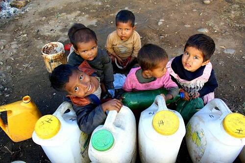 ਮਿਆਂਮਾਰ ਵਿਚ ਇਸ ਸਾਲ 25 ਅਗਸਤ ਪਿੱਛੋਂ ਭੜਕੀ ਹਿੰਸਾ ਤੋਂ ਪਰੇਸ਼ਾਨ ਰੋਹਿੰਗਿਆ ਮੁਸਲਮਾਨਾਂ ਨੇ ਲੱਖਾਂ ਦੀ ਗਿਣਤੀ ਵਿਚ ਬੰਗਲਾਦੇਸ਼ ਵਿਚ ਸ਼ਰਨ ਲਈ ਹੋਈ ਹੈ। ਇਕ ਅਨੁਮਾਨ ਅਨੁਸਾਰ ਲਗਪਗ ਛੇ ਲੱਖ, 20 ਹਜ਼ਾਰ ਤੋਂ ਜ਼ਿਆਦਾ ਰੋਹਿੰਗਿਆ ਬੰਗਲਾਦੇਸ਼ ਵਿਚ ਰਹਿ ਰਹੇ ਹਨ।