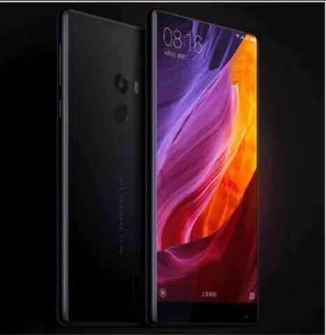 ਫੋਟੋਗਰਾਫੀ ਫਰੰਟ ਦੀ ਗੱਲ ਕਰੀਏ ਤਾਂ ਇਸ ਵਿੱਚ 12 ਮੈਗਾਪਿਕਸਲ ਦਾ ਰਿਅਰ ਕੈਮਰਾ ਸਮਾਰਟਫੋਨ ਦਿੱਤਾ ਗਿਆ ਹੈ ਜੋ ਡੁਏਲ ਟੋਨ ਫਲੈਸ਼ ਦੇ ਨਾਲ ਆਉਂਦਾ ਹੈ। ਇਸ ਦੇ ਨਾਲ ਹੀ ਸੈਲਫੀ ਦੇ ਲਈ 5 ਮੈਗਾਪਿਕਸਲ ਦਾ ਕੈਮਰਾ ਦਿੱਤਾ ਗਿਆ ਹੈ।