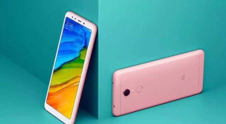 Redmi 5A: ਇਸ ਦੇ ਦੋ ਵੈਰੀਐਂਟ 2 ਜੀਬੀ ਰੈਮ/16 ਜੀਬੀ ਮੈਮੋਰੀ ਤੇ 3 ਜੀਬੀ ਰੈਮ/32 ਜੀਬੀ ਮੈਮੋਰੀ ਹਨ। ਰੈਡਮੀ 5A ਵਿੱਚ 5 ਇੰਚ ਸਕਰੀਨ ਦਿੱਤੀ ਗਈ ਹੈ ਜਿਸ ਦੀ ਰੈਜ਼ੂਲਿਊਸ਼ਨ ਫੁੱਲ ਐਚਡੀ 720 ਪਿਕਸਲ ਹੈ। ਇਸ ਸਮਾਰਟਫੋਨ ਵਿੱਚ 64 ਬਿੱਟ ਕਵਾਰਡਕੋਰ ਸਨੈਪ ਡਰੈਗਨ 425 ਪ੍ਰੋਸੈਸਰ ਦਿੱਤਾ ਗਿਆ ਹੈ। ਇਸ ਦੇ ਨਾਲ ਹੀ ਇਹ 2 ਜੀਬੀ ਤੇ 3 ਜੀਬੀ ਰੈਮ ਵੈਰੀਐਂਟ ਨਾਲ ਆਉਂਦਾ ਹੈ। ਡੁਇਲ ਸਿਮ ਵਾਲੇ ਇਸ ਸਮਾਰਟਫੋਨ ਦੀ ਇੰਟਰਨਲ ਮੈਮੋਰੀ 128 ਜੀਬੀ ਤੱਕ ਵਧਾਈ ਜਾ ਸਕਦੀ ਹੈ। ਇਸ ਵਿੱਚ 13 ਮੈਗਾਪਿਕਸਲ ਦਾ ਰਿਅਰ ਕੈਮਰਾ ਤੇ 5 ਮੈਗਾਪਿਕਸਲ ਦਾ ਫਰੰਟ ਕੈਮਰਾ ਦਿੱਤਾ ਗਿਆ ਹੈ। ਕੀਮਤ ਸਿਰਫ 4,999 ਰੁਪਏ।