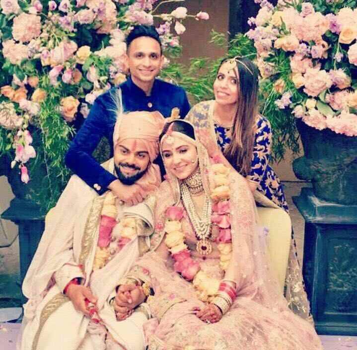 ਵਿਆਹ ਵੇਲੇ ਅਨੁਸ਼ਕਾ ਨੇ ਗੁਲਾਬੀ ਰੰਗ ਦਾ ਲਹਿੰਗਾ ਤੇ ਵਿਰਾਟ ਨੇ ਸ਼ੇਰਵਾਨੀ ਪਾਈ ਹੋਈ ਸੀ। ਇਨ੍ਹਾਂ ਦੋਵਾਂ ਦੇ ਕੱਪੜੇ ਇਕੋ ਡਿਜ਼ਾਈਨਰ ਨੇ ਹੀ ਤਿਆਰ ਕੀਤੇ ਸਨ। ਦੋਵਾਂ ਨੇ ਟਵੀਟ ਕੀਤਾ, ‘ਅੱਜ ਦਾ ਦਿਨ ਸਾਡੇ ਪਰਿਵਾਰਾਂ, ਪ੍ਰਸ਼ਸੰਕਾਂ ਅਤੇ ਖ਼ੈਰ ਮੰਗਣ ਵਾਲਿਆਂ ਦੇ ਪਿਆਰ ਤੇ ਸਹਿਯੋਗ ਨਾਲ ਬਹੁਤ ਵਿਸ਼ੇਸ ਬਣ ਗਿਆ ਹੈ। ਸਾਡੇ ਇਸ ਸਫ਼ਰ ਦਾ ਹਿੱਸਾ ਬਣਨ ਲਈ ਸਭਨਾਂ ਦਾ ਧੰਨਵਾਦ।’ 