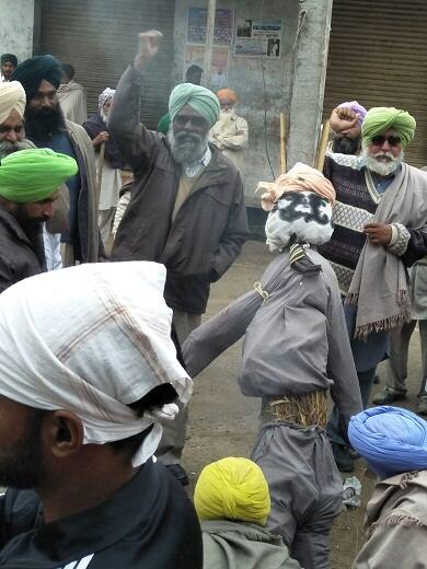 ਉਨ੍ਹਾਂ ਕੱਲ ਨੂੰ ਡੀ.ਸੀ. ਦਫਤਰ ਪਟਿਆਲਾ ਵਿਖੇ ਜੋ ਬਾ ਮਿਸਾਲ ਧਰਨਾ ਲੱਗ ਰਿਹਾ ਹੈ। ਉਸ ਵਿੱਚ ਖਾਸ ਤੌਰ ਤੇ ਕਿਸਾਨਾਂ ਦੀਆਂ ਹੋ ਰਹੀਆਂ ਕੁਰਕੀਆਂ ਦੀ ਮੰਗ ਨੂੰ ਉਚੇਚੇ ਤੌਰ ਤੇ ਪੂਰੀ ਗੰਭੀਰਤਾ ਨਾਲ ਰੱਖਿਆ ਜਾ ਰਿਹਾ ਹੈ।