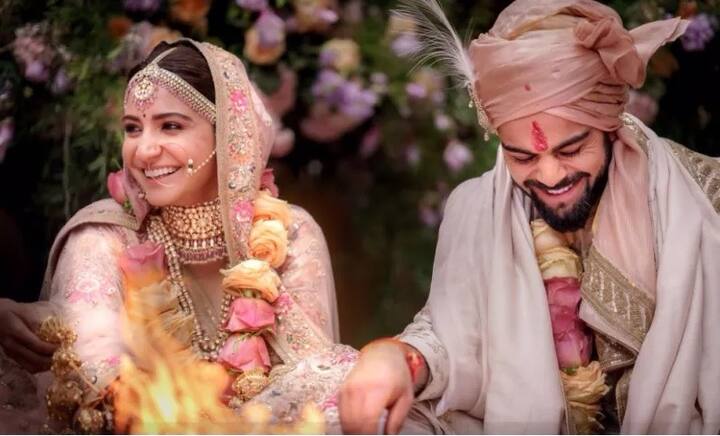 2017 ਦੇ ਵੱਡੇ ਵਿਆਹਾਂ ਨੂੰ ਵੇਖੀਏ ਤਾਂ ਅਨੁਸ਼ਕਾ-ਵਿਰਾਟ ਦੀ ਸ਼ਾਦੀ ਸਭ ਤੋਂ ਪਹਿਲਾਂ ਚੇਤੇ ਆਉਂਦੀ ਹੈ। ਵਿਆਹ ਹੋਏ ਨੂੰ ਕਈ ਦਿਨ ਹੋ ਗਏ ਹਨ ਪਰ ਫਿਰ ਵੀ ਉਨ੍ਹਾਂ ਦੀਆਂ ਤਸਵੀਰਾਂ ਹਾਲੇ ਤਕ ਸੋਸ਼ਲ ਮੀਡੀਆ 'ਤੇ ਛਾਈਆਂ ਹੋਈਆਂ ਹਨ। 