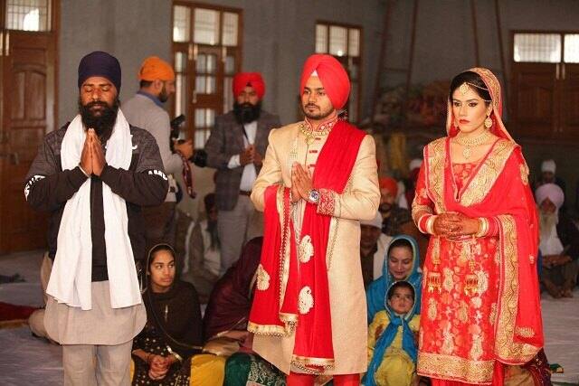 ਉਸ ਦੀ ਸੋਚ ਹੈ ਕਿ ਉਸ ਨੇ ਜਿਹੜਾ ਖਰਚਾ ਵਿਆਹ 'ਤੇ ਕਰਨਾ ਸੀ, ਉਹ ਆਪਣੇ ਬਿਜਨੈੱਸ ਵਿੱਚ ਕਰੇਗਾ। ਫਜੂਲ ਦੇ ਖਰਚਿਆਂ ਨਾਲ ਉਹ ਆਪਣੇ ਘਰਦਿਆਂ ਤੇ ਲੜਕੀ ਦੇ ਪਰਿਵਾਰ 'ਤੇ ਬੋਝ ਨਹੀਂ ਪਾਉਣਾ ਚਾਹੁੰਦਾ।