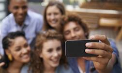 ਜ਼ਿਆਦਾ ਸੈਲਫੀ ਲੈਣ ਨਾਲ ਬੰਦੇ ਨੂੰ ਇਹ ਬਿਮਾਰ ਹੁੰਦੀ