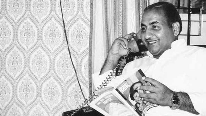 ਅੱਜ ਦੇ ਨੌਜਵਾਨ ਵੀ ਰਫ਼ੀ ਸਾਹਬ ਦੀ ਗਾਇਕੀ ਦੇ ਦਿਵਾਨੇ ਹਨ। ਉਨ੍ਹਾਂ ਪਹਿਲੀ ਵਾਰ 13 ਸਾਲ ਦੀ ਉਮਰ ਵਿੱਚ ਆਪਣਾ ਪਹਿਲਾ ਗੀਤ ਸਟੇਜ 'ਤੇ ਪੇਸ਼ ਕੀਤਾ। ਉਦੋਂ ਦਰਸ਼ਕਾਂ ਵਿੱਚ ਬੈਠੇ ਸੰਗੀਤਕਾਰ ਸ਼ਿਆਮ ਸੁੰਦਰ ਨੂੰ ਉਨ੍ਹਾਂ ਦਾ ਗੀਤ ਵਧੀਆ ਲੱਗਿਆ ਤੇ ਉਨ੍ਹਾਂ ਰਫ਼ੀ ਸਾਹਬ ਨੂੰ ਮੁੰਬਈ ਆਉਣ ਦਾ ਸੱਦਾ ਦਿੱਤਾ। 