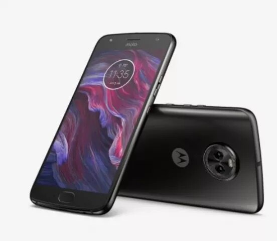 ਇਸ ਵਿੱਚ 3,000 mAh ਦੀ ਬੈਟਰੀ ਦਿੱਤੀ ਗਈ ਹੈ, ਜੋ ਭਾਰੀ ਵਰਤੋਂ ਦੇ ਬਾਵਜੂਦ ਇੱਕ ਦਿਨ ਤੋਂ ਜ਼ਿਆਦਾ ਚਲਦੀ ਹੈ। ਇਸ ਦੇ ਨਾਲ ਹੀ ਤੇਜ਼ ਚਾਰਜਿੰਗ ਦੀ ਤਕਨੀਕ ਵੀ ਉਪਲਬਧ ਹੈ, ਜੋ ਫ਼ੋਨ ਨੂੰ ਇੱਕ ਘੰਟੇ ਵਿੱਚ ਪੂਰਾ ਚਾਰਜ ਕਰਨ ਦੀ ਸਮਰੱਥਾ ਰੱਖਦੀ ਹੈ। 