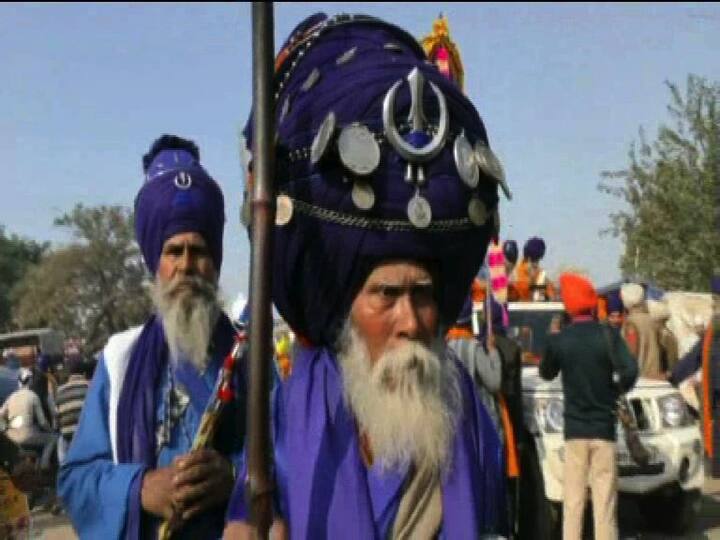 ਇਤਿਹਾਸਕ ਧਰਤੀ 'ਤੇ ਨਿਹੰਗ ਸਿੰਘ ਨੇ ਗੱਤਕੇ ਤੇ ਘੁੜ ਸਵਾਰੀ ਦੇ ਜੌਹਰ ਵਿਖਾਏ। ਇਸ ਮੌਕੇ ਬਾਬਾ ਬਲਬੀਰ ਸਿੰਘ ਨੇ ਨੌਜਵਾਨ ਪੀੜ੍ਹੀ ਨੂੰ ਗੁਰੂ ਗੋਬਿੰਦ ਸਿੰਘ ਦੇ ਛੋਟੇ ਸਾਹਿਬਜ਼ਾਦਿਆਂ ਤੇ ਮਾਤਾ ਗੁਜਰੀ ਜੀ ਦੀ ਲਾਸਾਨੀ ਸ਼ਹਾਦਤ ਬਾਰੇ ਦੱਸਦਿਆਂ ਸਿੱਖੀ ਨਾਲ ਜੁੜਨ ਦੀ ਅਪੀਲ ਕੀਤੀ।