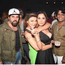 ਨਵੇਂ ਸਾਲ ਦੇ ਜਸ਼ਨਾਂ ਮੌਕੇ ਰਾਖੀ ਤੇ ਸਨਾ ਖ਼ਾਨ ਨੇ ਕੀਤੀ ਖੂਬ ਮਸਤੀ। 