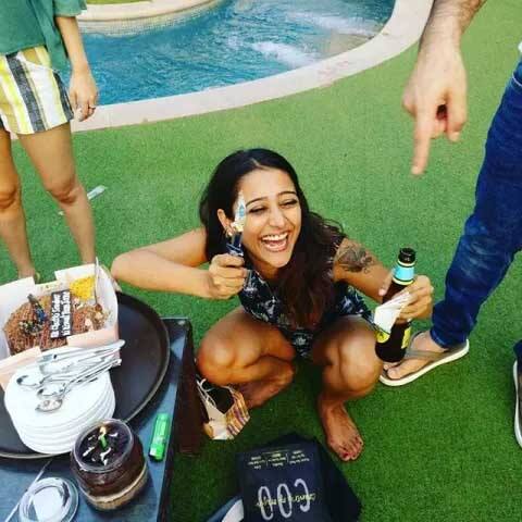 ਓਥੇ ਕੀਤੀ ਗਈ ਮਸਤੀ ਦੀਆਂ ਤਸਵੀਰਾਂ ਕਲਕੀ ਨੇ ਆਪਣੀ ਟਾਈਮਲਾਇਨ ਤੇ ਪਾਈਆਂ। 