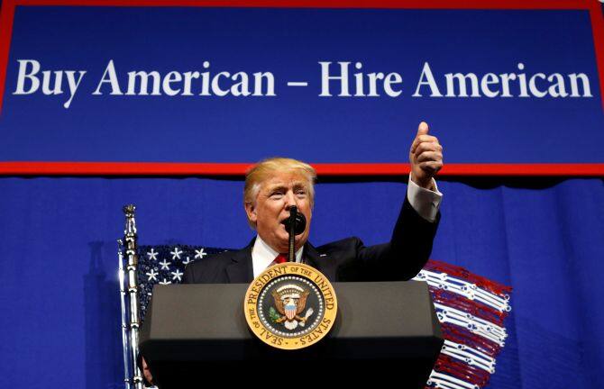 H-1B visa processes tightens ਅਮਰੀਕਾ ਨੇ ਕੱਸਿਆ ਵੀਜ਼ੇ 'ਤੇ ਸ਼ਿਕੰਜਾ, ਭਾਰਤੀਆਂ 'ਤੇ ਪਏਗਾ ਸਭ ਤੋਂ ਵੱਧ ਅਸਰ