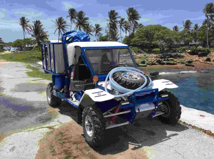  ਤੁਹਾਨੂੰ ਜਾਣ ਕੇ ਹੈਰਾਨੀ ਹੋਵੇਗੀ ਇਹ ਜੀਪ ਪਾਣੀ ਸਾਫ ਕਰਨ ਤੋਂ ਇਲਾਵਾ ਹੜ੍ਹ, ਭੂਚਾਲ ਵਰਗੀਆਂ ਕੁਦਰਤੀ ਆਫ਼ਤਾਂ ਤੇ ਦੂਰਦੁਰਾਡੇ ਇਲਾਕਿਆਂ ਵਿੱਚ ਫ਼ੌਜ ਲਈ ਲਾਭਕਾਰੀ ਸਾਬਤ ਹੋ ਸਕਦਾ ਹੈ। ਇਸ ਨਾਲ ਪੇਂਡੂ ਇਲਾਕਿਆਂ ਵਿੱਚ ਵੀ ਪੀਣਯੋਗ ਪਾਣੀ ਮੁਹੱਈਆ ਕਰਵਾਇਆ ਜਾ ਸਕਦਾ ਹੈ।