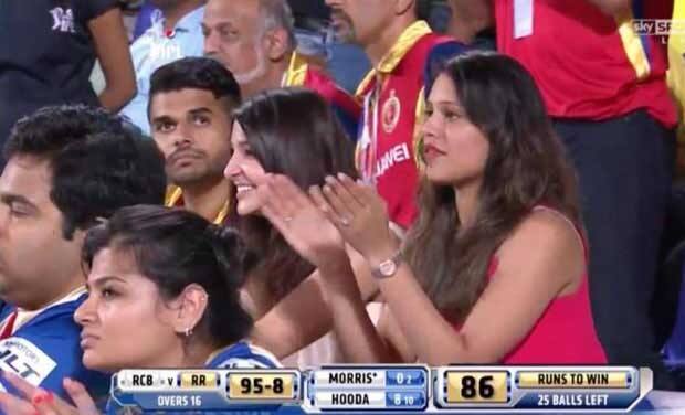 ਵਿਆਹ ਤੋਂ ਬਾਅਦ ਦਿੱਲੀ ਅਤੇ ਮੁੰਬਈ ਵਿੱਚ ਰਿਸੈਪਸ਼ਨ ਦੇਣ ਤੋਂ ਬਾਅਦ ਅਨੁਸ਼ਕਾ ਅਤੇ ਵਿਰਾਟ ਦੋਵੇਂ ਹੀ ਸਾਊਥ ਅਫ਼ਰੀਕਾ ਰਵਾਨਾ ਹੋ ਗਏ ਸਨ। ਉੱਥੇ ਟੈਸਟ ਮੈਚ ਸ਼ੁਰੂ ਹੋਣ ਤੋਂ ਪਹਿਲਾਂ ਇਸ ਜੋੜੀ ਨੇ ਇੱਕ ਦੂਜੇ ਦੇ ਨਾਲ ਚੰਗਾ ਸਮਾਂ ਬਿਤਾਇਆ। ਵਿਰਾਟ ਨੇ ਇੰਸਟਾ 'ਤੇ ਇੱਕ ਸੈਲਫੀ ਵੀ ਪੋਸਟ ਕੀਤੀ ਅਤੇ ਲਿਖਿਆ ਕਿ 