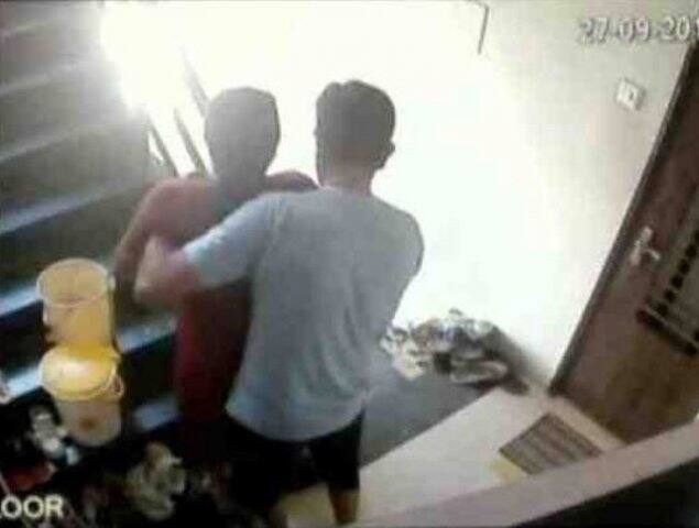 rajkot-professor-sandeep-throws-his-mother-from-terrace ਮਾਂ ਨੂੰ ਛੱਤ ਤੋਂ ਸੁੱਟਣ ਦੀ ਰੂਹ ਕੰਬਾਉਣ ਵਾਲੀ ਕਹਾਣੀ...