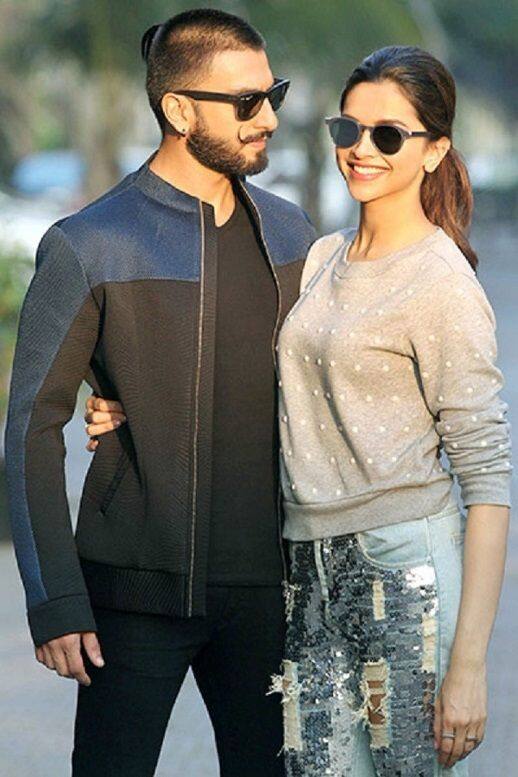 ਨਵੀਂ ਦਿੱਲੀ: ਬਾਲੀਵੁੱਡ ਗਲਿਆਰਿਆਂ ਵਿੱਚ ਲੰਮੇ ਸਮੇਂ ਤੋਂ ਖ਼ਬਰਾਂ ਆ ਰਹੀਆਂ ਹਨ ਕਿ ਰਣਵੀਰ ਸਿੰਘ ਤੇ ਦੀਪਿਕਾ ਪਾਦੂਕੋਣ ਛੇਤੀ ਵਿਆਹ ਕਰਨ ਜਾ ਰਹੇ ਹਨ। ਖ਼ਬਰ ਇਹ ਵੀ ਹੈ ਕਿ ਕੱਲ੍ਹ ਨੂੰ ਦੀਪਿਕਾ ਦੇ ਜਨਮ ਦਿਨ ਵਾਲੇ ਦਿਨ ਇਹ ਜੋੜਾ ਮੰਗਣੀ ਕਰਨ ਜਾ ਰਿਹਾ ਹੈ। 