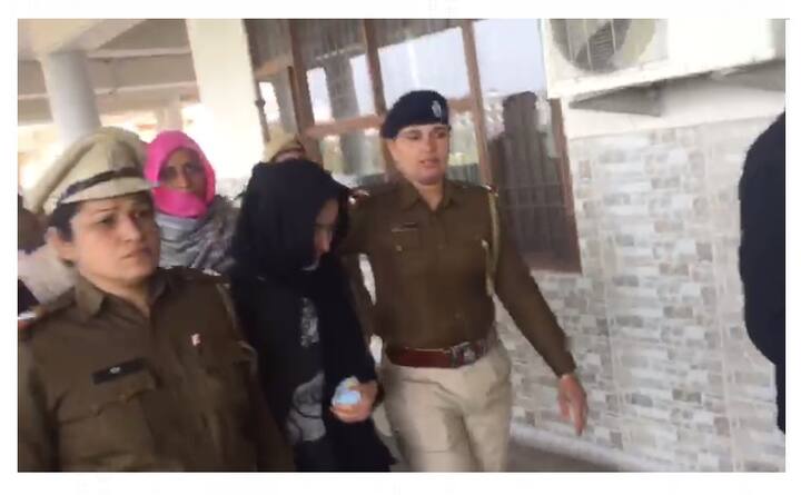 25 ਅਗਸਤ 2017 ਨੂੰ ਗੁਰਮੀਤ ਰਾਮ ਰਹੀਮ ਨੂੰ ਸਾਧਵੀ ਬਲਾਤਕਾਰ ਮਾਮਲੇ ਵਿੱਚ ਦੋਸ਼ੀ ਕਰਾਰ ਦਿੱਤਾ ਗਿਆ ਸੀ, ਜਿਸ ਤੋਂ ਬਾਅਦ ਪੰਚਕੂਲਾ ਵਿੱਚ ਡੇਰਾ ਸਮਰਥਕਾਂ ਜੰਮ ਕੇ ਭੰਨਤੋੜ ਤੇ ਅੱਗਜ਼ਨੀ ਕੀਤੀ ਸੀ। ਪੁਲਿਸ ਤੇ ਫ਼ੌਜ ਵੱਲੋਂ ਕੀਤੀ ਫਾਇਰਿੰਗ ਵਿੱਚ 32 ਲੋਕਾਂ ਦੀ ਜਾਨ ਚਲੀ ਗਈ ਸੀ। 