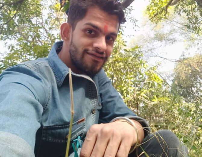ਰਾਜਸਥਾਨ ਦੇ ਘੁੰਮਹੇਰ ਪਿੰਡ ਵਿੱਚ ਰਹਿਣ ਵਾਲੇ 27 ਸਾਲਾ ਅਭਿਸ਼ੇਕ ਸਿੰਘ ਨੇ 2012 ਵਿੱਚ ਬੀਟੈੱਕ ਮਗਰੋਂ ਵੋਡਾਫੋਨ ਤੇ ਕੁਝ ਸਮੇਂ ਬਾਅਦ ਮਲਟੀਨੈਸ਼ਨਲ ਕੰਪਨੀ ਵਿੱਚ ਤਿੰਨ ਸਾਲ ਨੌਕਰੀ ਕੀਤੀ। ਇਸ ਦੌਰਾਨ ਉਸ ਨੂੰ ਸਾਢੇ ਛੇ ਲੱਖ ਸਾਲਾਨਾ ਦਾ ਪੈਕੇਜ ਮਿਲਿਆ ਪਰ ਨੌਕਰੀ ਦੌਰਾਨ ਉਹ ਕੁਝ ਵੱਖਰਾ ਕਰਨਾ ਚਾਹੁੰਦਾ ਸੀ। ਆਖ਼ਰ ਉਸ ਨੇ ਨੌਕਰੀ ਛੱਡ ਕੇ ਆਪਣੇ ਦੋ ਹੋਰ ਇੰਜਨੀਅਰ ਦੋਸਤਾਂ ਨਾਲ ਰਸੋਈ ਦਾ ਕੰਮ ਸ਼ੁਰੂ ਕੀਤਾ। 