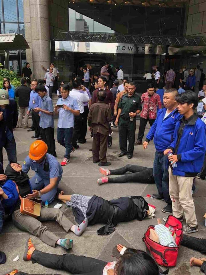 ਪੰਜ ਹਸਪਤਾਲਾਂ ਵੱਲੋਂ 77 ਲੋਕਾਂ ਦੇ ਜ਼ਖ਼ਮੀ ਹੋਣ ਦੀ ਪੁਸ਼ਟੀ ਕੀਤੀ ਗਈ ਹੈ।