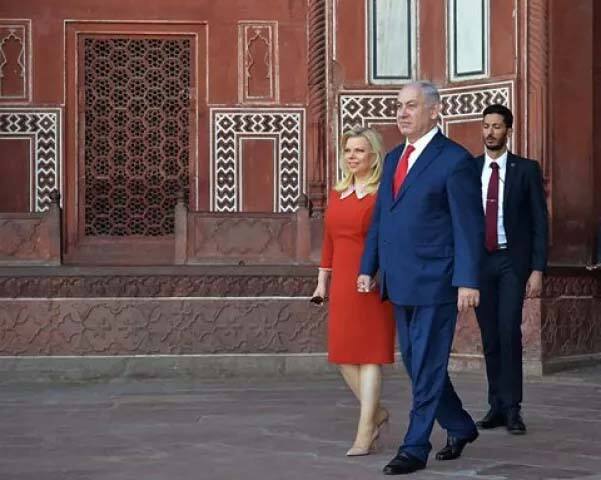 ਇਜ਼ਰਾਈਲ ਦੇ ਪ੍ਰਧਾਨ ਮੰਤਰੀ ਦੇ ਭਾਰਤ ਦੌਰੇ ਦਾ ਦੂਜਾ ਦਿਨ ਬੇਹੱਦ ਖਾਸ ਰਿਹਾ। ਨੇਤਨਯਾਹੂ ਤੇ ਪ੍ਰਧਾਨ ਮੰਤਰੀ ਮੋਦੀ ਵਿਚਾਲੇ ਹੈਦਰਾਬਾਦ ਹਾਊਸ ਵਿੱਚ ਮੁਲਾਕਾਤ ਵੀ ਹੋਈ।