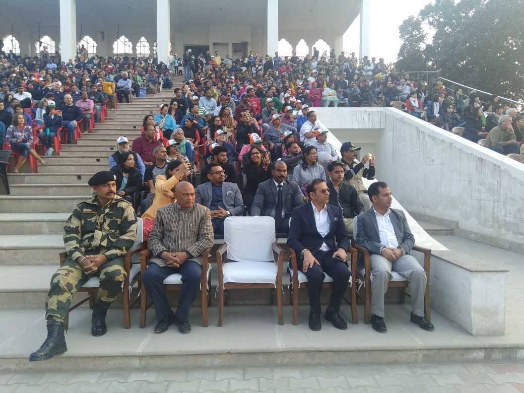 INDO-PAK BOARDER ਭਾਰਤ-ਪਾਕਿ ਸਰਹੱਦ 'ਤੇ ਪਰੇਡ ਜਾਂ ਕ੍ਰਿਕਟ ਮੈਚ!