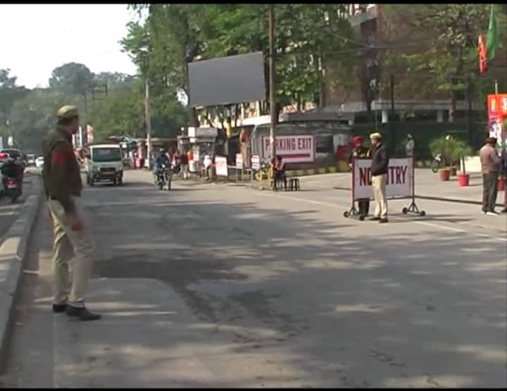 ਸੈਂਸਰ ਬੋਰਡ ਵੱਲੋਂ ਦਿੱਤੇ ਨਿਰਦੇਸ਼ਾਂ ਤੋਂ ਬਾਅਦ ਬਦਲਾਅ ਕਰ ਕੇ ਪਦਮਾਵਤ ਰਿਲੀਜ਼ ਕੀਤੀ ਗਈ ਹੈ। 