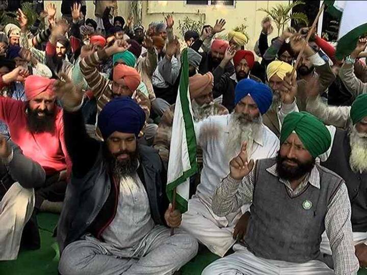 ਕਿਸਾਨ ਆਗੂ ਨੇ ਕਿਹਾ ਕਿ ਮਿੱਲ ਨੇ ਕਿਸਾਨਾਂ ਦਾ ਬਕਾਇਆ ਤਾਂ ਕੀ ਦੇਣ ਸੀ ਉਲਟਾ ਗੰਨੇ ਦੀ ਪ੍ਰਤੀ ਕੁਇੰਟਲ ਪੈਨਲਟੀ ਵਿੱਚ ਵਾਧਾ ਕਰ ਦਿੱਤਾ। ਇਹ ਪੈਨਲਟੀ ਕੁਇੰਟਲ ਪਿੱਛੇ 31 ਰੁਪਏ ਦੀ ਕਟੌਤੀ ਕੀਤੀ ਜਾ ਰਹੀ ਹੈ। ਪਹਿਲਾਂ ਕੁਇੰਟਲ ਪਿੱਛੇ 10 ਰੁਪਏ ਸੀ। ਇਸ ਨਾਲ ਕਈ ਕਿਸਾਨਾਂ ਨੂੰ ਜਿੰਨਾ ਨੂੰ ਪਹਿਲਾ ਦਾ ਬਕਾਇਆ ਮਿਲਿਆ ਨਹੀਂ ਪਰ ਮਿੱਲਾਂ ਜੁਰਮਾਨਾ ਪਹਿਲਾਂ ਹੀ ਲੈਣ ਲੱਗੇ। ਇਹ ਵਾਧਾ ਪੰਜਾਬ ਵਿੱਚ ਸਿਰਫ਼ ਸਹਿਕਾਰੀ ਮਿੱਲਾਂ ਹੀ ਲੈ ਰਹੀਆਂ ਹਨ ਪ੍ਰਾਈਵੇਟ ਨਹੀਂ। 